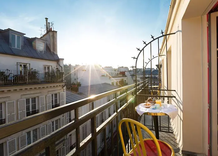 Hotel Grand Amour